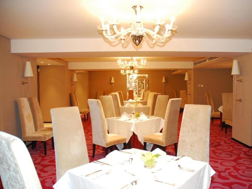 The Lakeview Hotel Beijing Exterior photo